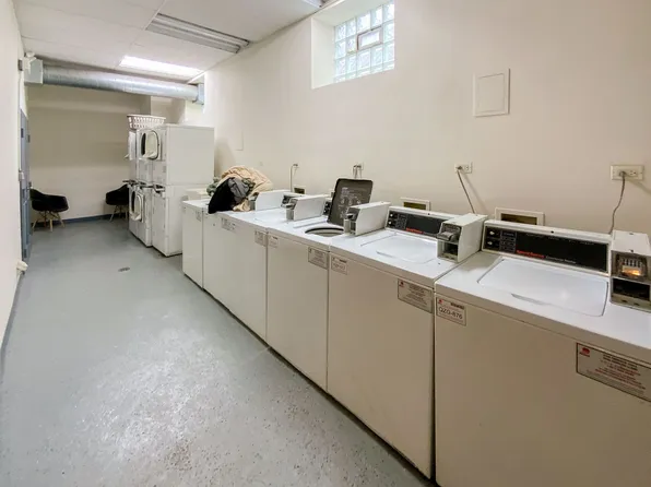 3912-28 N. Pine Grove, 3912 N Pine Grove Ave #39182, Chicago, IL 60613