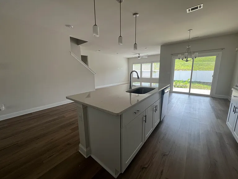 1095 Holland Ridge Way — Photo 5