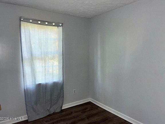 5th image of 217 Robinson St #B