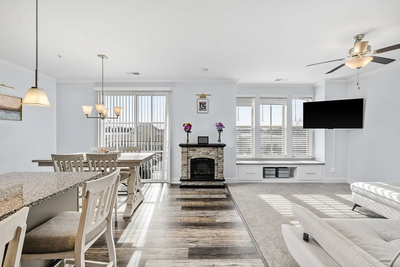 1011 Vida Way — Photo 3