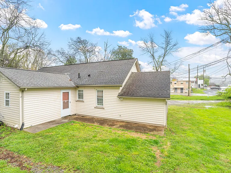 4806 Central Avenue Pike #1 — Photo 17