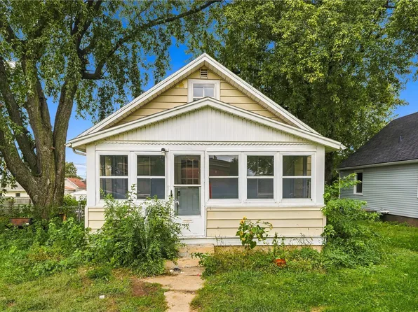 806 22nd Ave SW, Cedar Rapids, IA 52404