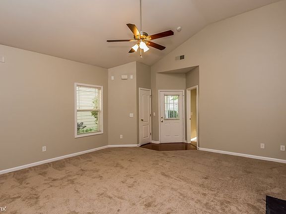 02-LivingRoom