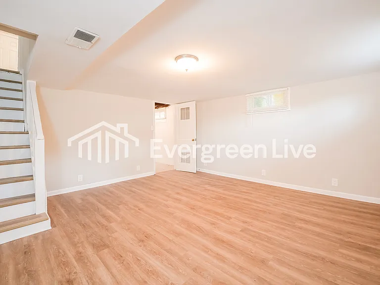 200 W Riverview Rd — Photo 8