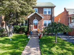 57-25 163rd St, Fresh Meadows, NY 11365