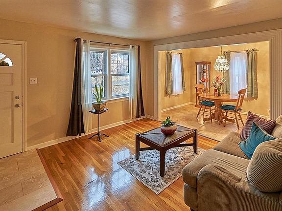 3rd image of 11 Saint Martha Ct