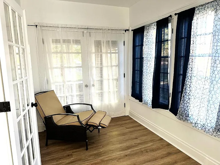 705 Bedford Ave — Photo 11