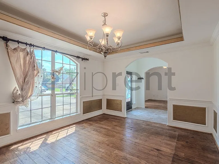 14911 Oxford Way — Photo 9