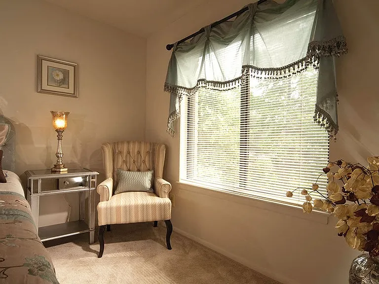 Mansfield Woods Apartments — Photo 2