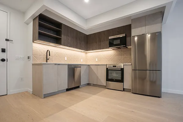 Rented by Jankos Group LLC | media 4