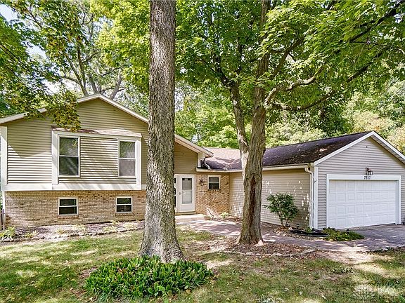 2nd image of 7557 Whitehall Cir