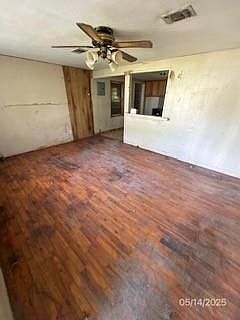 4th image of 109 Burke St