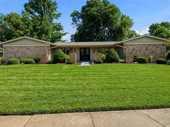 14483 Eddington Dr, Chesterfield, MO 63017