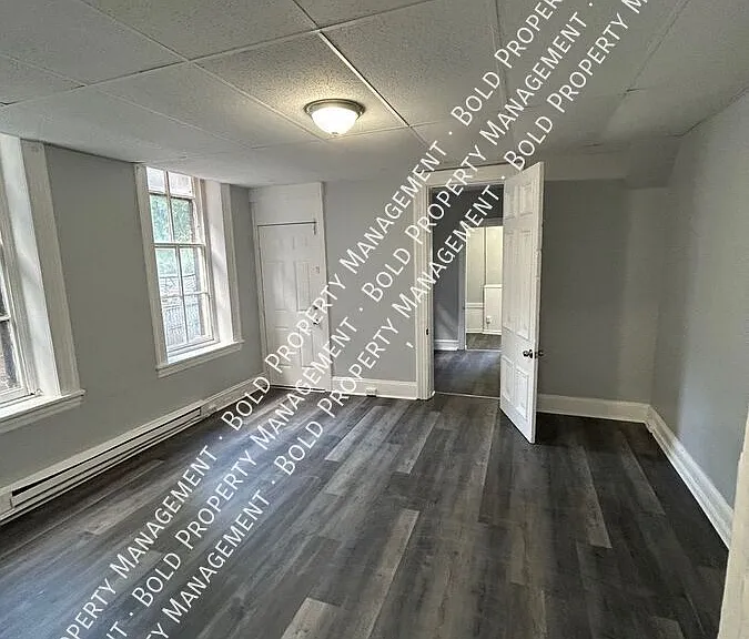 306 S 5th St #2R — Photo 6