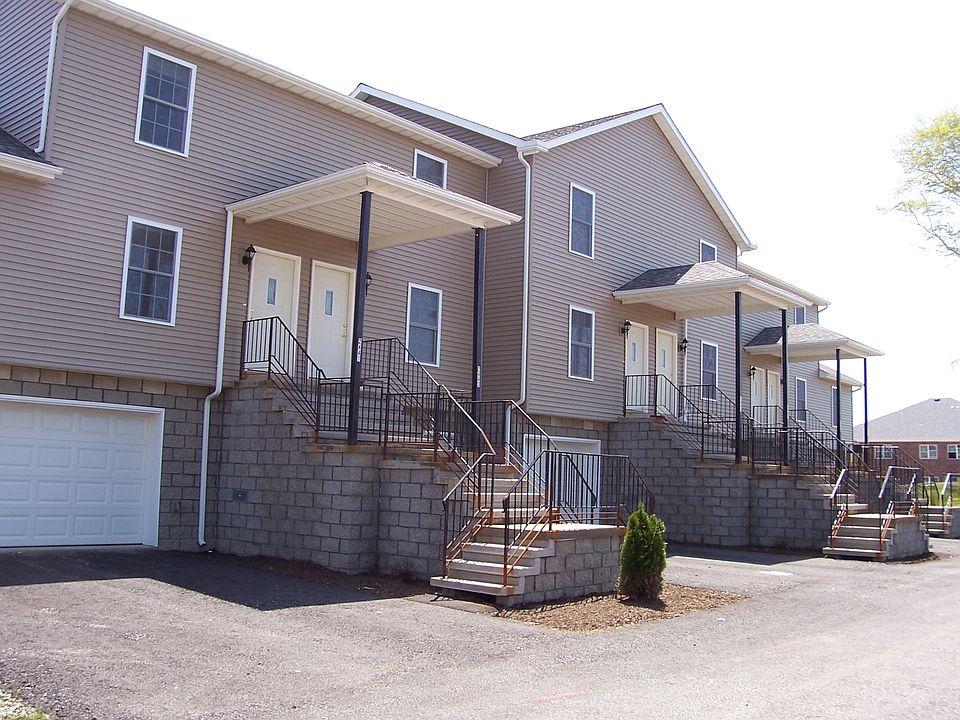2nd image of 2432 Palermo Cir