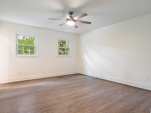 2nd image of 2655 Creekview Dr