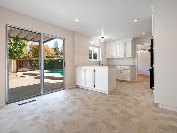 3rd image of 2711 Doverton Sq