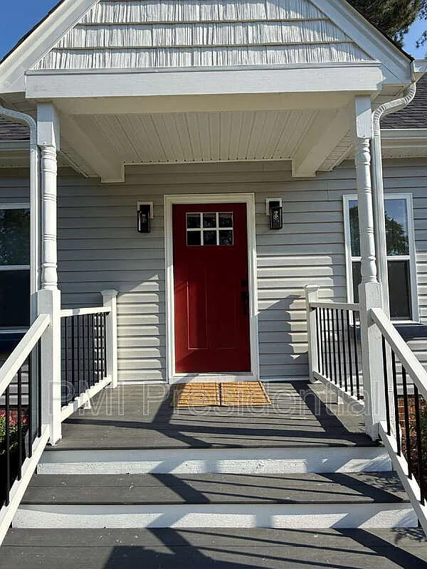 4 bed, 2.0 bath, 1252 sqft, $2,400 — Photo 3