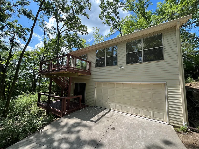 20255 Longview Dr — Photo 1