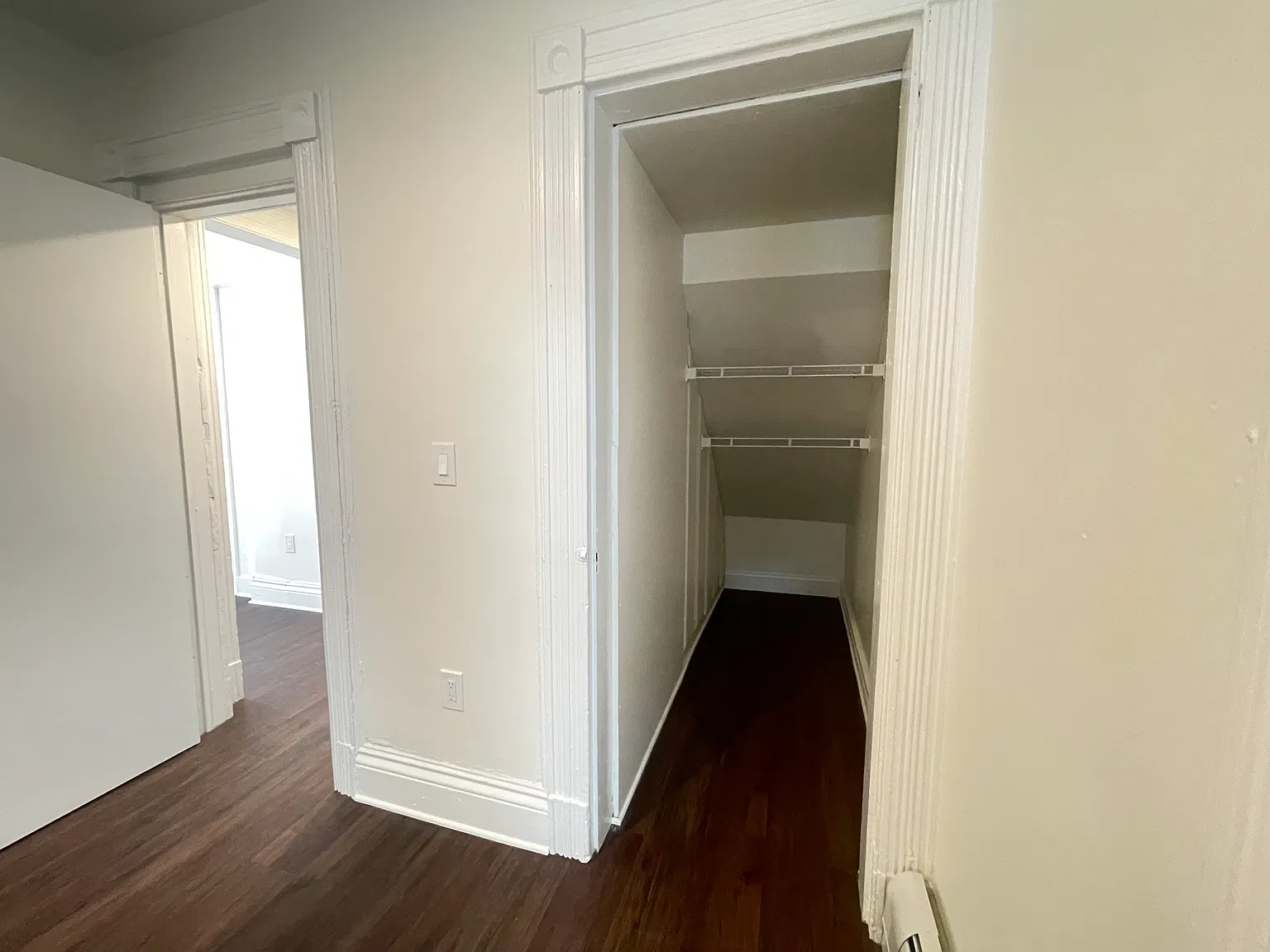 2 bed, 1000 sqft, $2,300 — Photo 2