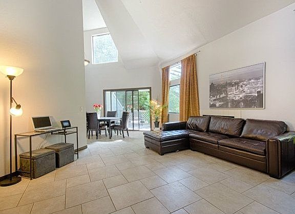 5th image of 2601 Willowbrook Ln Unit 4
