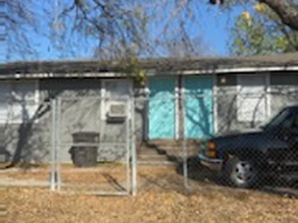 8125 Airlift Ave APT 5, San Antonio, TX 78227
