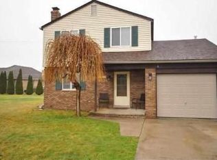 32664 Fraser Dr, Fraser, MI 48026