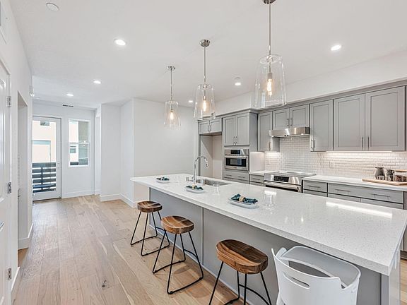 4th image of 5005 Seashell Ter