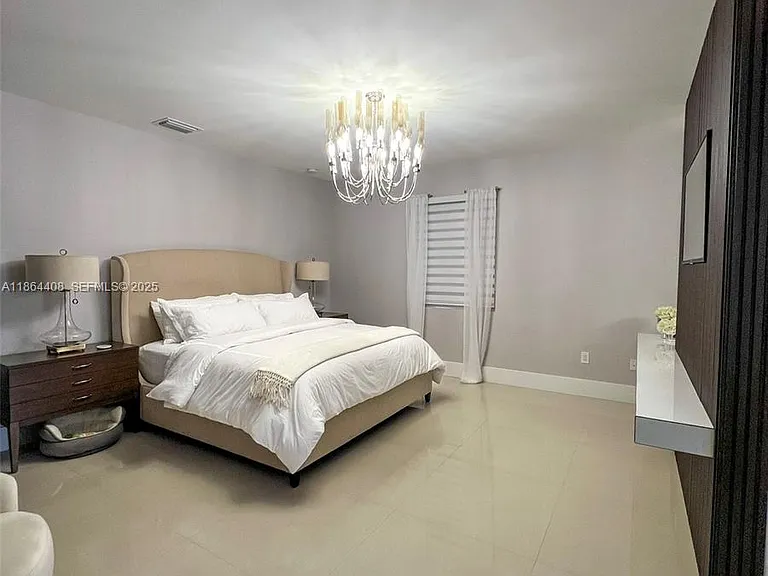 14670 SW 17th St — Photo 40