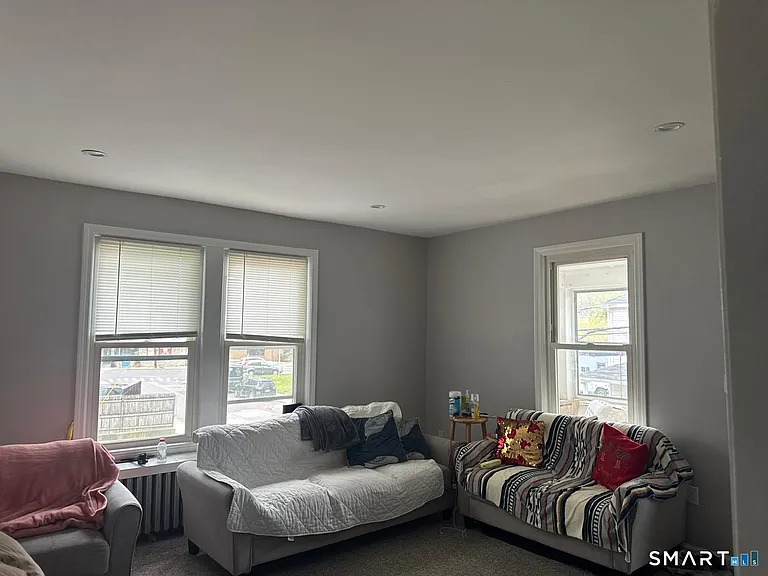 15 Rose St #2 — Photo 4
