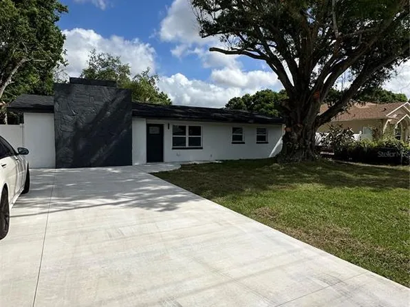 8907 W Cluster Ave, Tampa, FL 33615