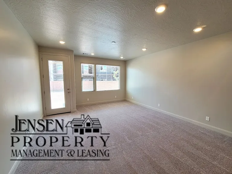 794 N Via Modelo Cir — Photo 9