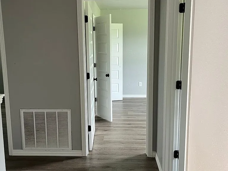 1518 Northridge Dr E — Photo 33