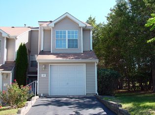 13 Mariano Ct, Somerset, NJ 08873