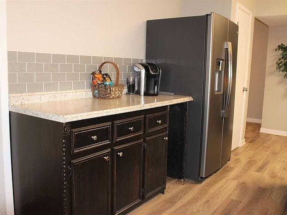 3rd image of 1008 Lake Forest Dr