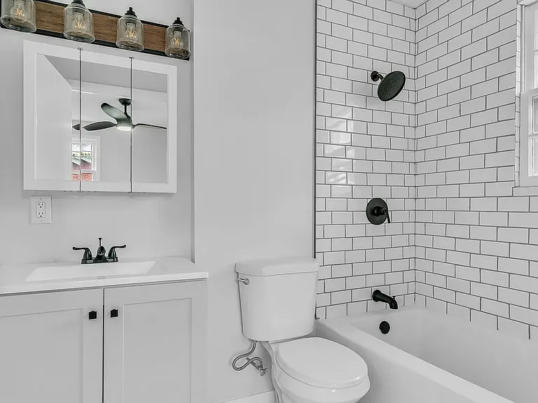 375 Austin Park Dr — Photo 4