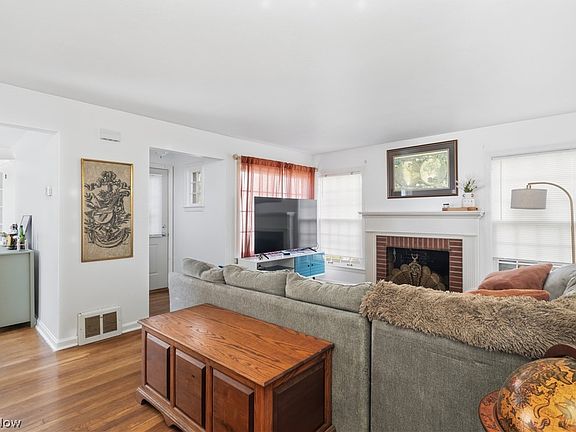 4th image of 41819 Emerson Ct