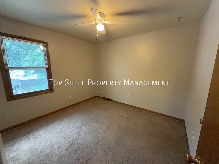 502 SE Hart Ave — Photo 5