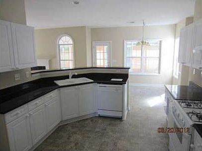 5th image of 900 Garden Meadows Ct