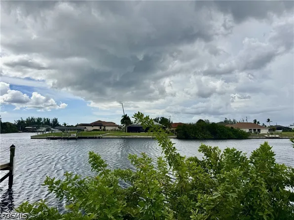 2108 NW 41st Pl, Cape Coral, FL 33993