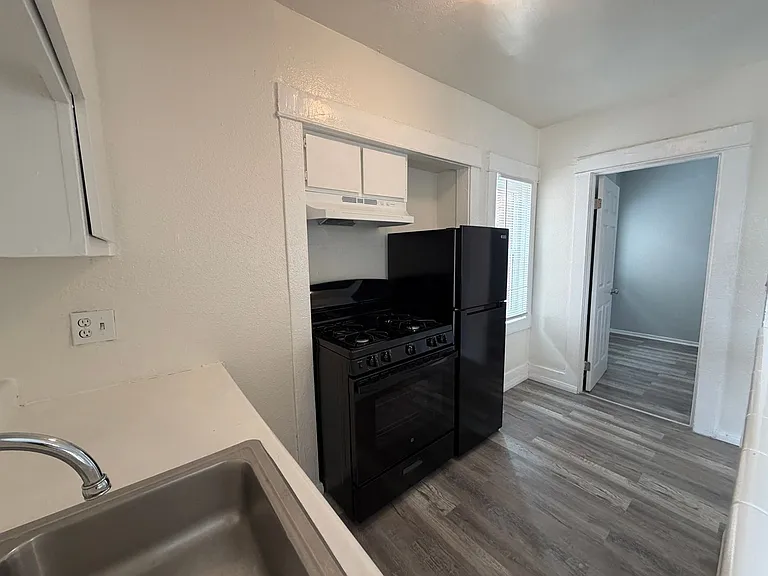 1128 Raymond Ave #1 — Photo 5