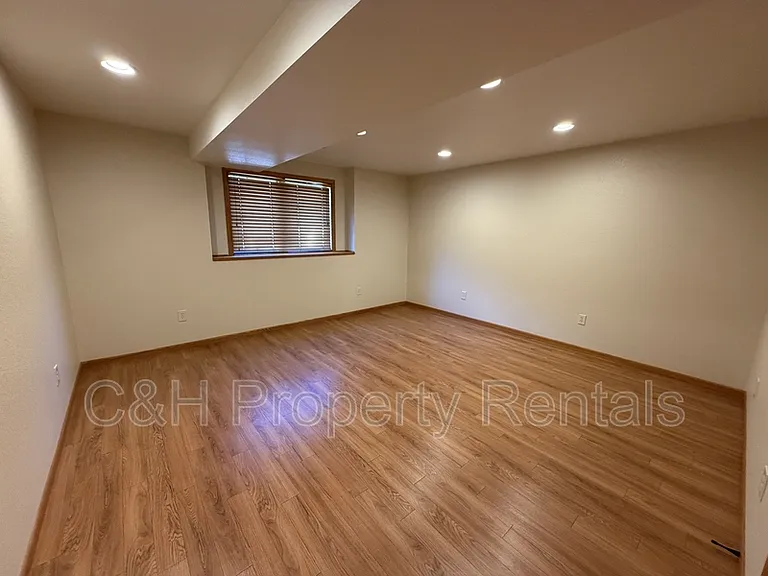 3429 Powderhorn Cir — Photo 18