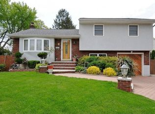 5 Holly Dr, Syosset, NY 11791