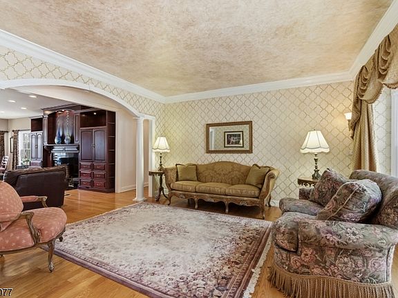 4th image of 4 Deer Trail Rd