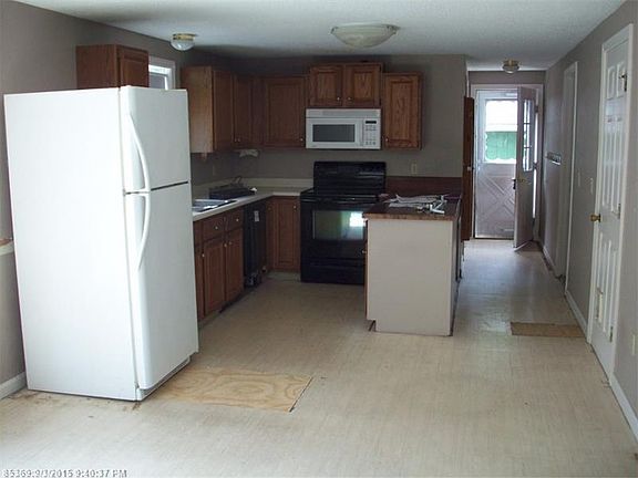 3rd image of 20 Hickory Ln