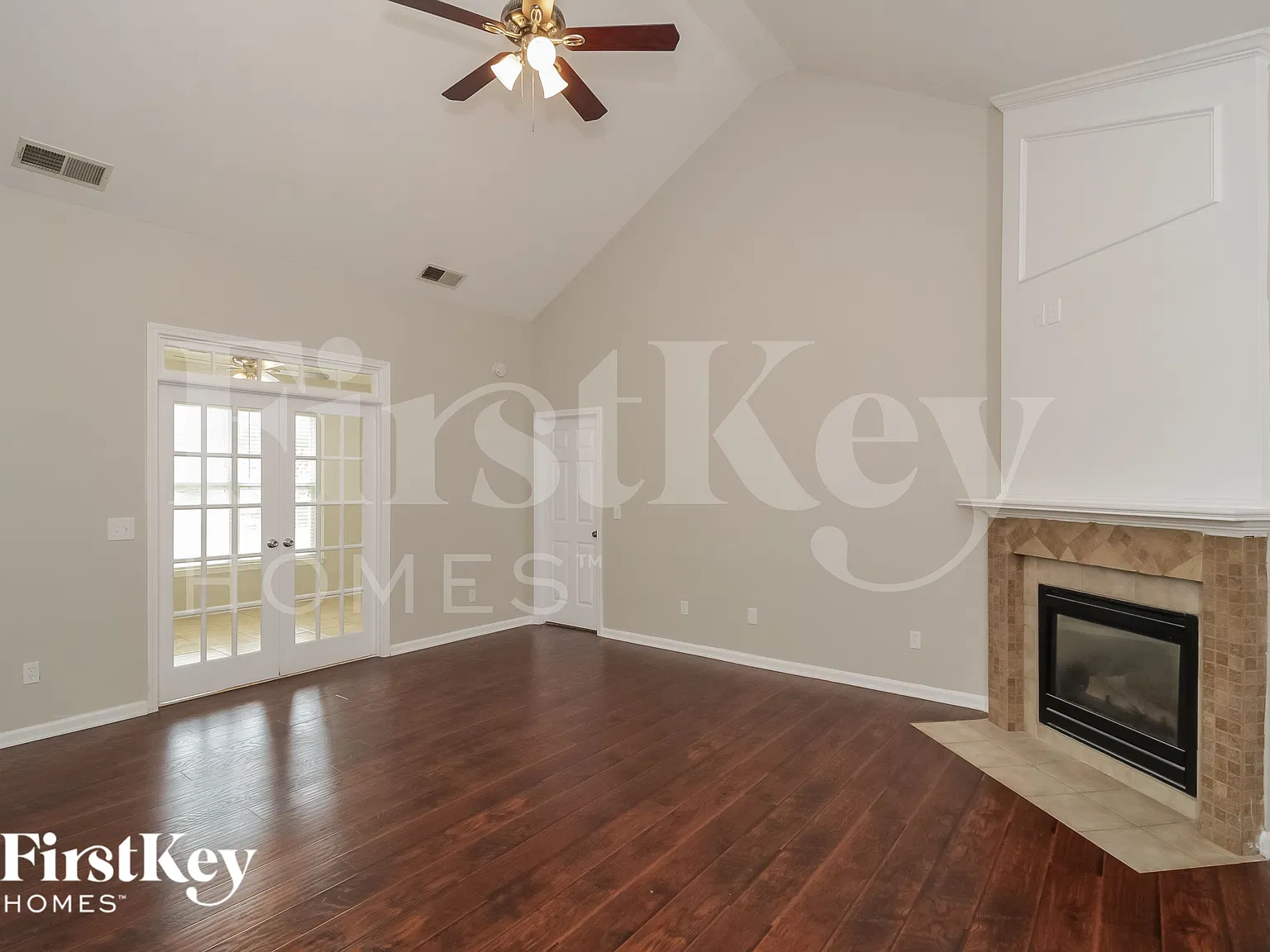 4 bed, 2.0 bath, 1966 sqft, $2,440 — Photo 4