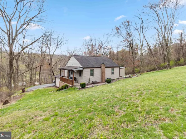 1010 Fishing Creek Valley Rd, Harrisburg, PA 17112
