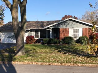 220 Brookhaven Dr, Elk Grove Village, IL 60007