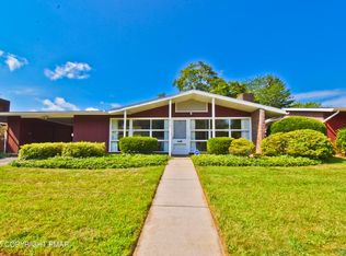 812 N 2nd St, Emmaus, PA 18049