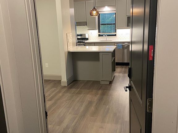 2nd image of 2153 W 20th St #3